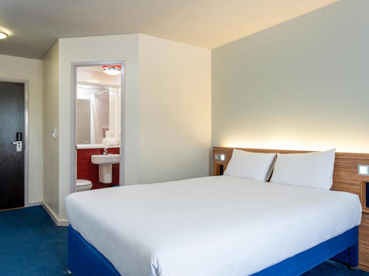 Ibis Budget Lancaster Centre Exteriör bild